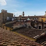 Borgo Santa Croce * Floransa