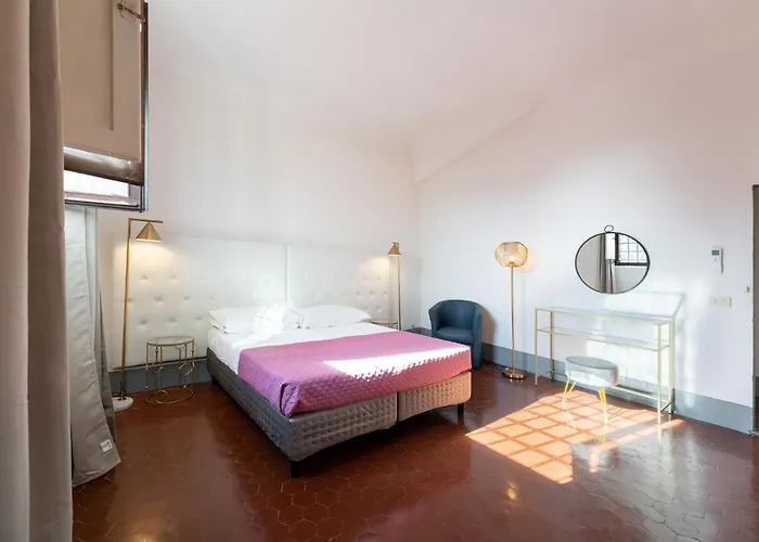 Borgo Santa Croce *